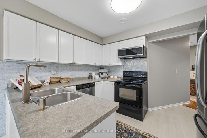 Photo 3 at 450 Safari Drive, Eastdale, Oshawa