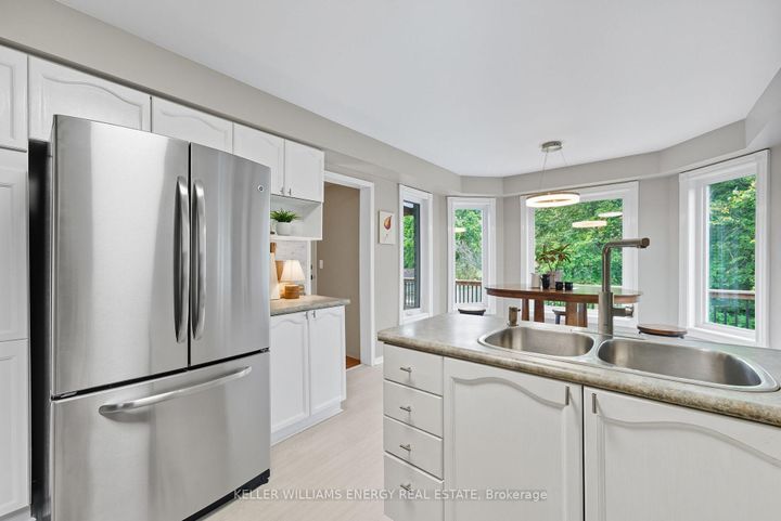 Photo 4 at 450 Safari Drive, Eastdale, Oshawa