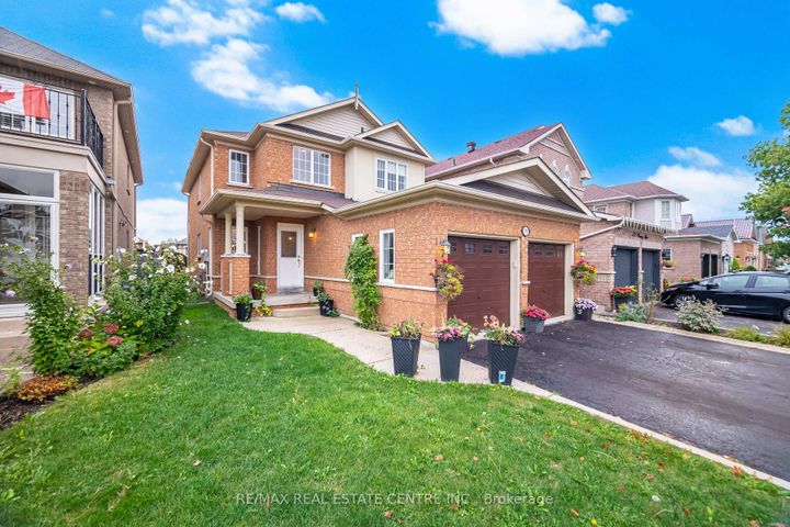 Photo 4 at 59 Vintage Gate, Fletcher's Creek Village, Brampton
