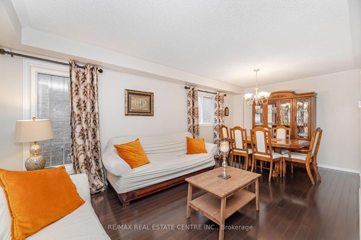Photo 9 at 59 Vintage Gate, Fletcher's Creek Village, Brampton