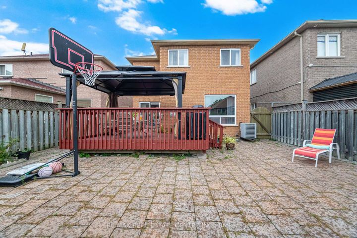 Photo 48 at 59 Vintage Gate, Fletcher's Creek Village, Brampton
