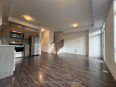 Photo 2 at 9 Seymour Street, Vaughan Grove, Vaughan