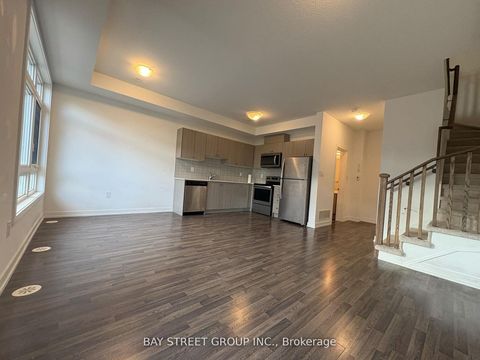 Photo 3 at 9 Seymour Street, Vaughan Grove, Vaughan