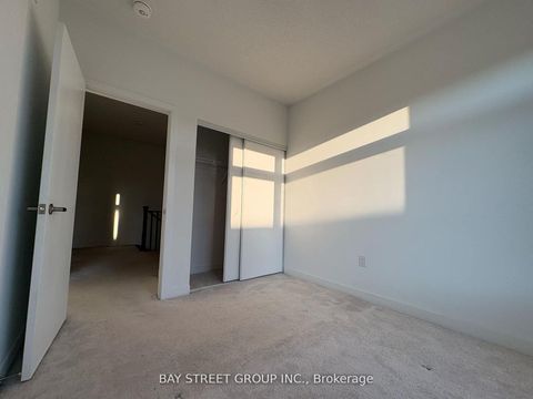 Photo 5 at 9 Seymour Street, Vaughan Grove, Vaughan Photo 5 at 9 Seymour Street, Vaughan Grove, Vaughan