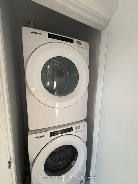 Photo 10 at 9 Seymour Street, Vaughan Grove, Vaughan