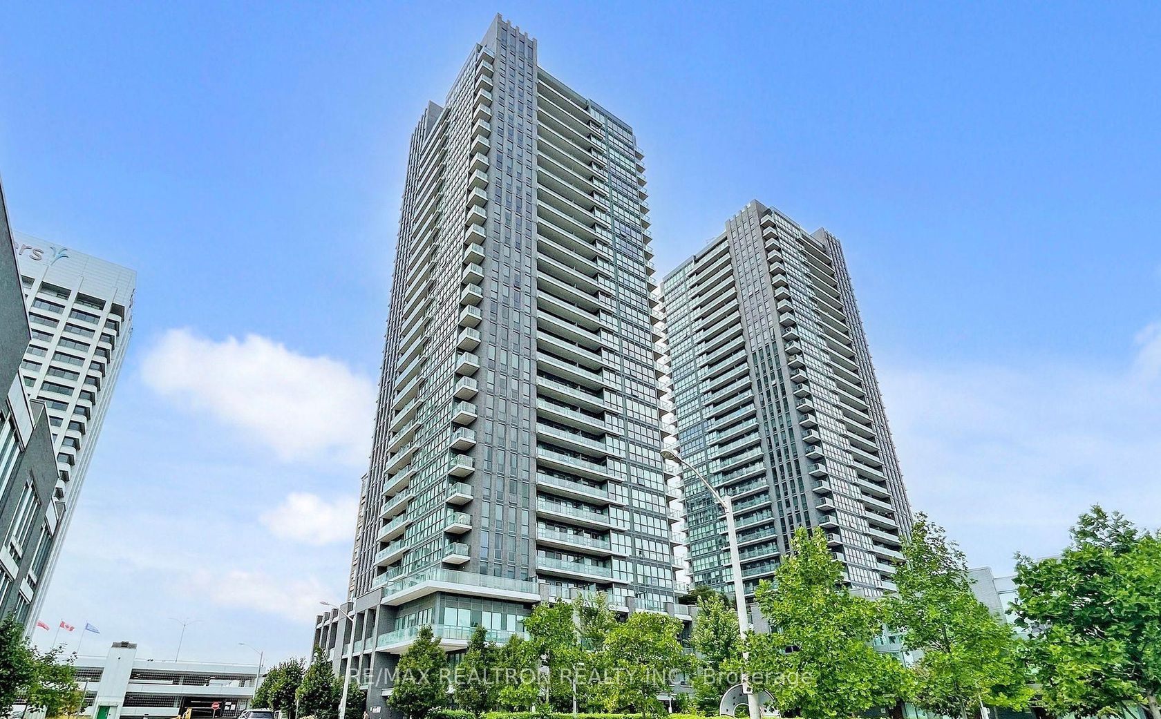 2806 - 2 Sonic Way, Flemingdon Park, Toronto 