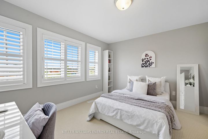 Photo 31 at 906 Wrenwood Drive, Taunton, Oshawa