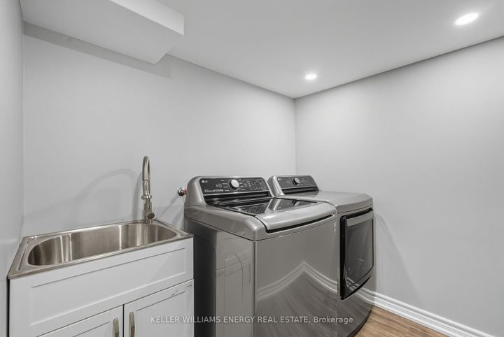 Photo 38 at 906 Wrenwood Drive, Taunton, Oshawa