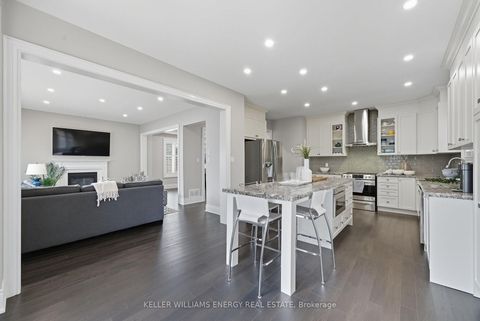 Photo 3 at 906 Wrenwood Drive, Taunton, Oshawa