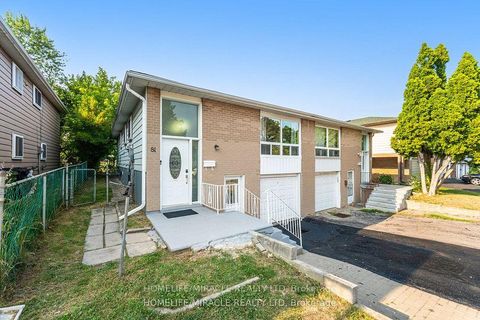Photo 2 at 81 Pettibone Square, L'Amoreaux, Toronto