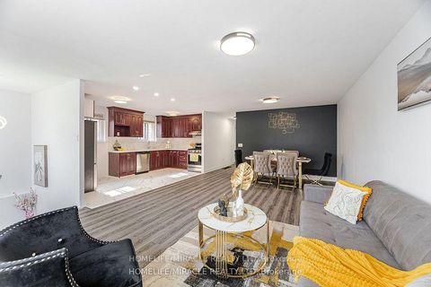 Photo 12 at 81 Pettibone Square, L'Amoreaux, Toronto