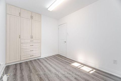 Photo 22 at 81 Pettibone Square, L'Amoreaux, Toronto