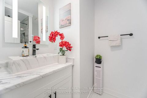 Photo 23 at 81 Pettibone Square, L'Amoreaux, Toronto