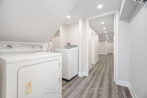 Photo 26 at 81 Pettibone Square, L'Amoreaux, Toronto