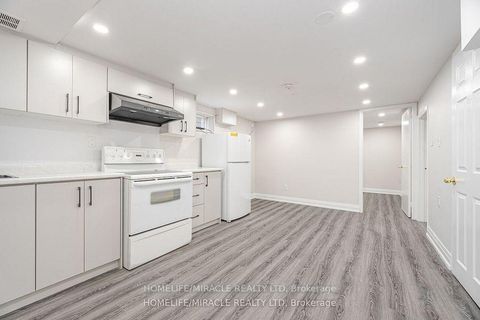 Photo 29 at 81 Pettibone Square, L'Amoreaux, Toronto