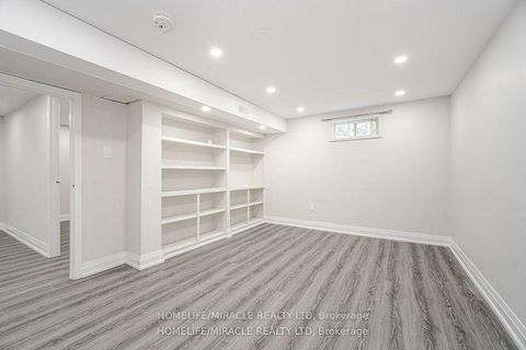 Photo 34 at 81 Pettibone Square, L'Amoreaux, Toronto