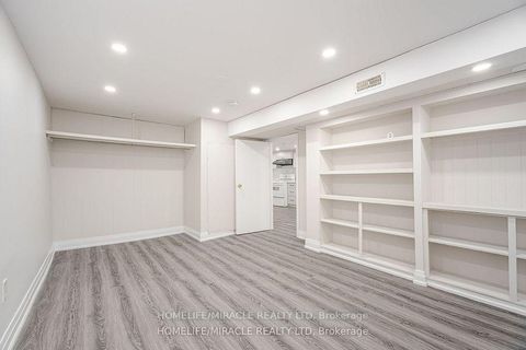 Photo 35 at 81 Pettibone Square, L'Amoreaux, Toronto