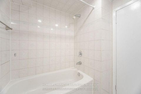 Photo 39 at 81 Pettibone Square, L'Amoreaux, Toronto