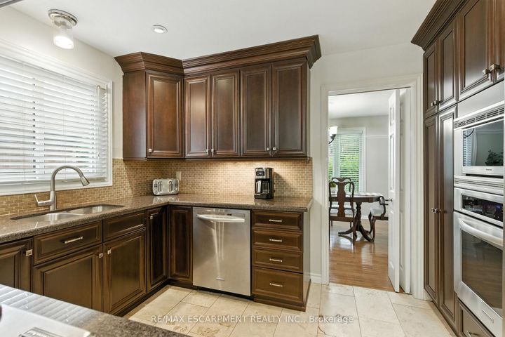 Photo 9 at 561 Harmony Avenue, Roseland, Burlington