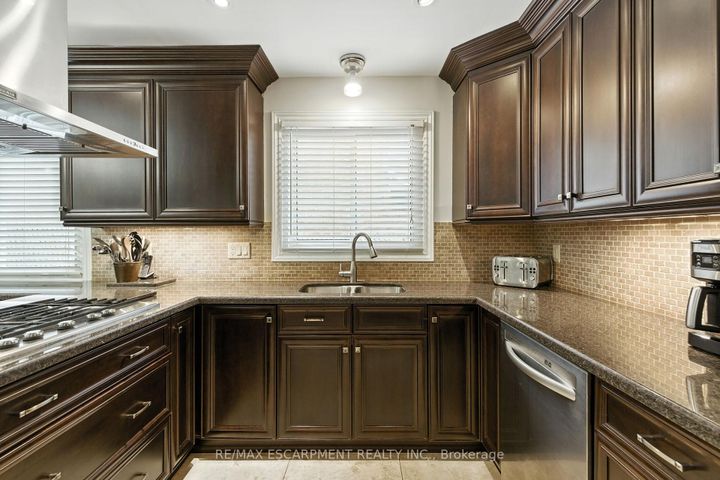 Photo 10 at 561 Harmony Avenue, Roseland, Burlington