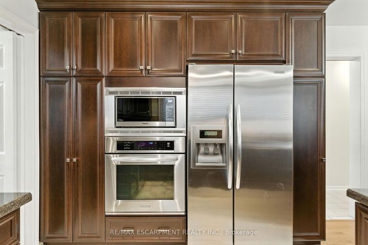 Photo 11 at 561 Harmony Avenue, Roseland, Burlington