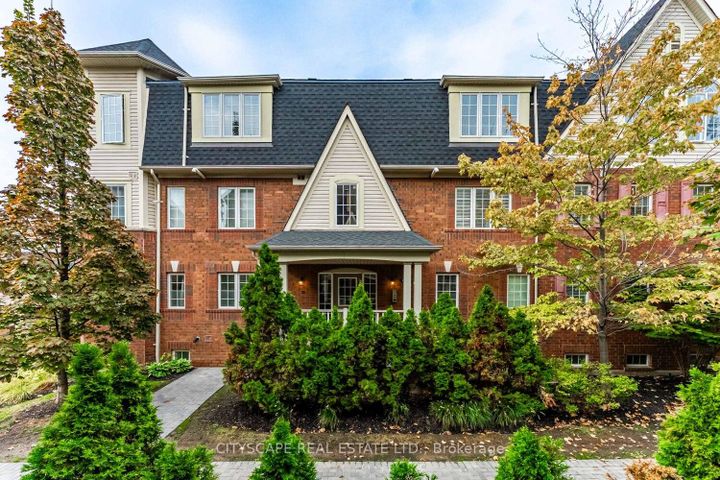 Photo 1 at 3 - 700 Neighbourhood Circle, Cooksville, Mississauga