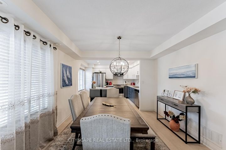 Photo 3 at 3 - 700 Neighbourhood Circle, Cooksville, Mississauga