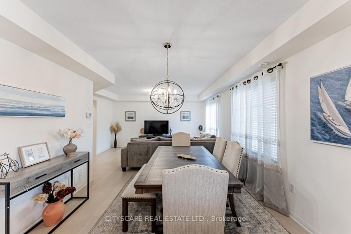 Photo 5 at 3 - 700 Neighbourhood Circle, Cooksville, Mississauga