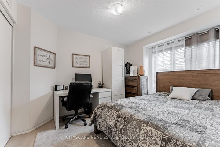 Photo 10 at 3 - 700 Neighbourhood Circle, Cooksville, Mississauga