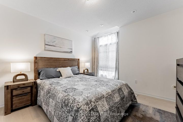 Photo 13 at 3 - 700 Neighbourhood Circle, Cooksville, Mississauga