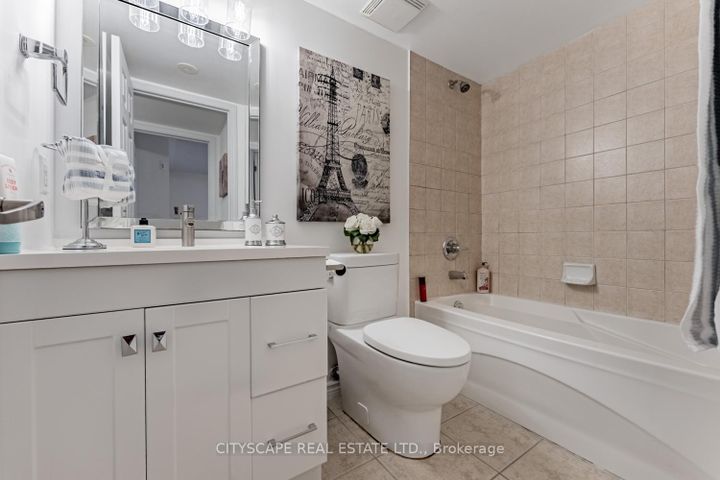 Photo 17 at 3 - 700 Neighbourhood Circle, Cooksville, Mississauga