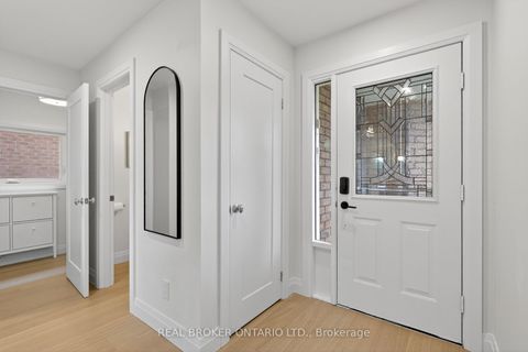 Photo 1 at 37 Macmillan Crescent, Painswick North, Barrie