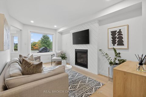 Photo 5 at 37 Macmillan Crescent, Painswick North, Barrie