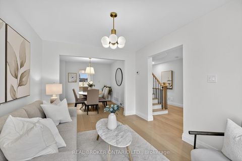 Photo 15 at 37 Macmillan Crescent, Painswick North, Barrie