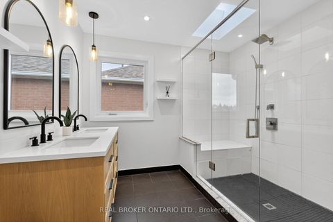 Photo 22 at 37 Macmillan Crescent, Painswick North, Barrie