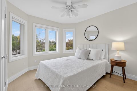 Photo 25 at 37 Macmillan Crescent, Painswick North, Barrie