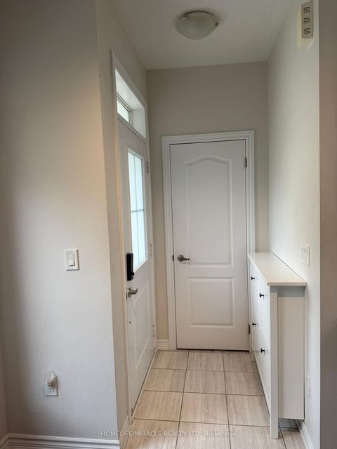 Photo 2 at 33 - 181 Parktree Drive, Maple, Vaughan