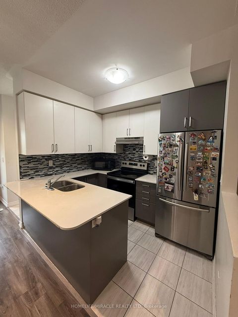 Photo 5 at 33 - 181 Parktree Drive, Maple, Vaughan