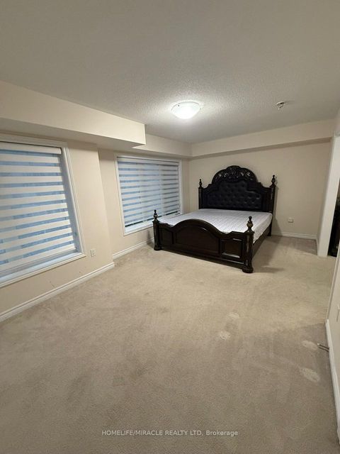Photo 8 at 33 - 181 Parktree Drive, Maple, Vaughan