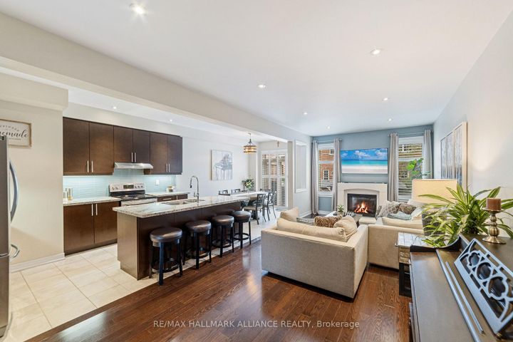 Photo 5 at 37 Diamond Leaf Lane, Georgetown, Halton Hills