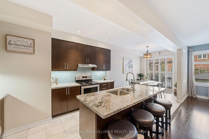 Photo 11 at 37 Diamond Leaf Lane, Georgetown, Halton Hills