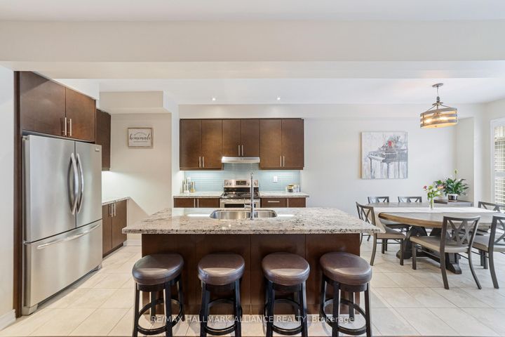 Photo 12 at 37 Diamond Leaf Lane, Georgetown, Halton Hills