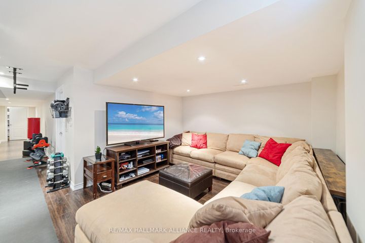 Photo 21 at 37 Diamond Leaf Lane, Georgetown, Halton Hills