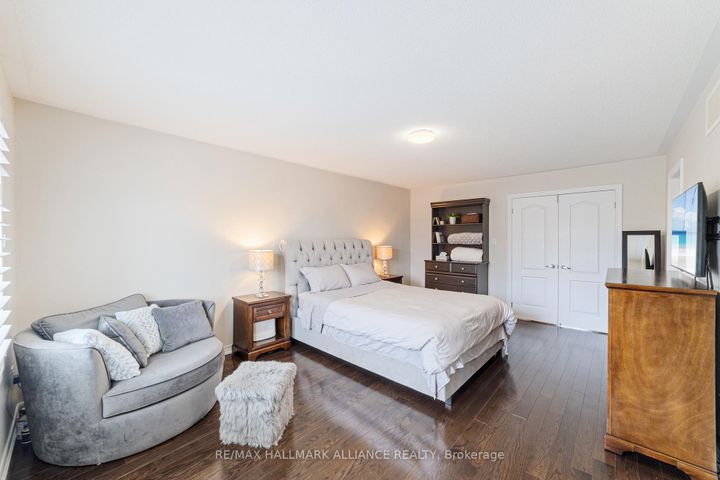 Photo 26 at 37 Diamond Leaf Lane, Georgetown, Halton Hills