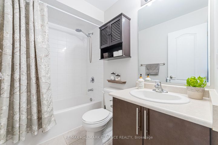 Photo 30 at 37 Diamond Leaf Lane, Georgetown, Halton Hills
