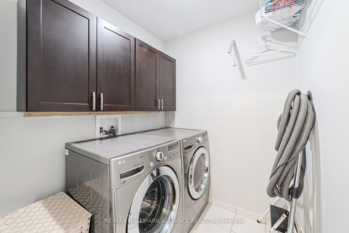 Photo 35 at 37 Diamond Leaf Lane, Georgetown, Halton Hills
