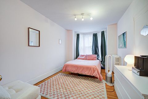 Photo 7 at 246 Euclid Avenue, Bellwoods, Toronto