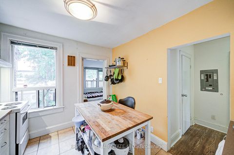 Photo 11 at 246 Euclid Avenue, Bellwoods, Toronto