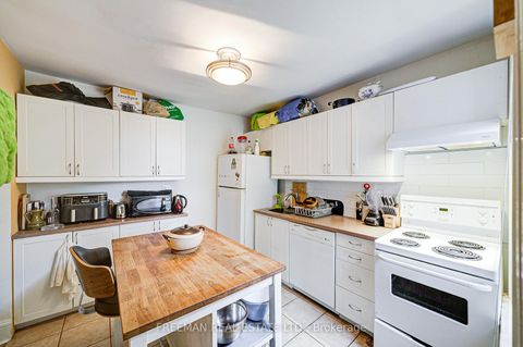 Photo 12 at 246 Euclid Avenue, Bellwoods, Toronto