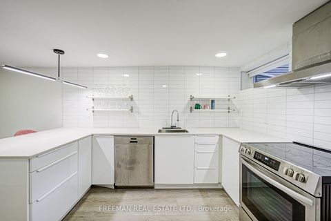 Photo 25 at 246 Euclid Avenue, Bellwoods, Toronto